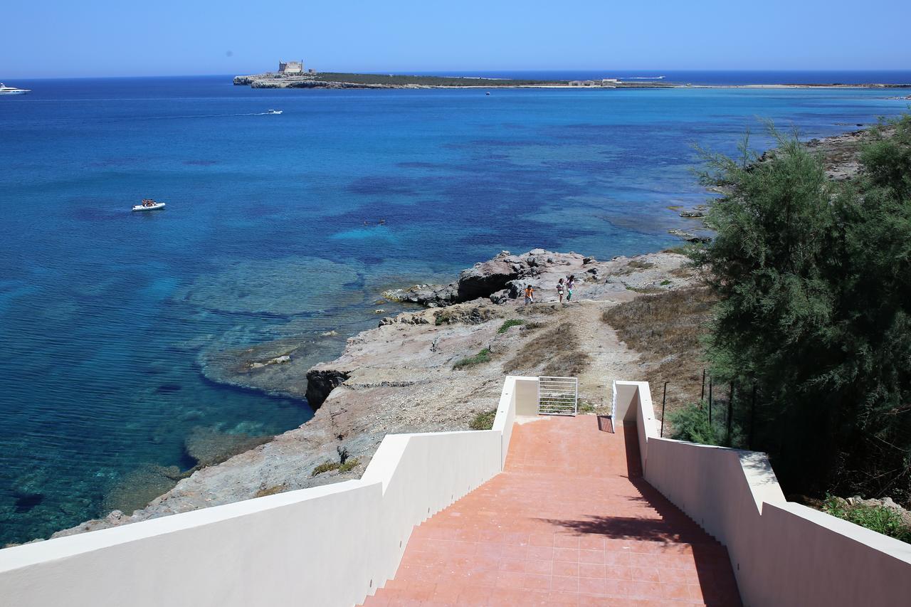 Castello Tafuri Hotel Portopalo Di Capo Passero Exterior foto