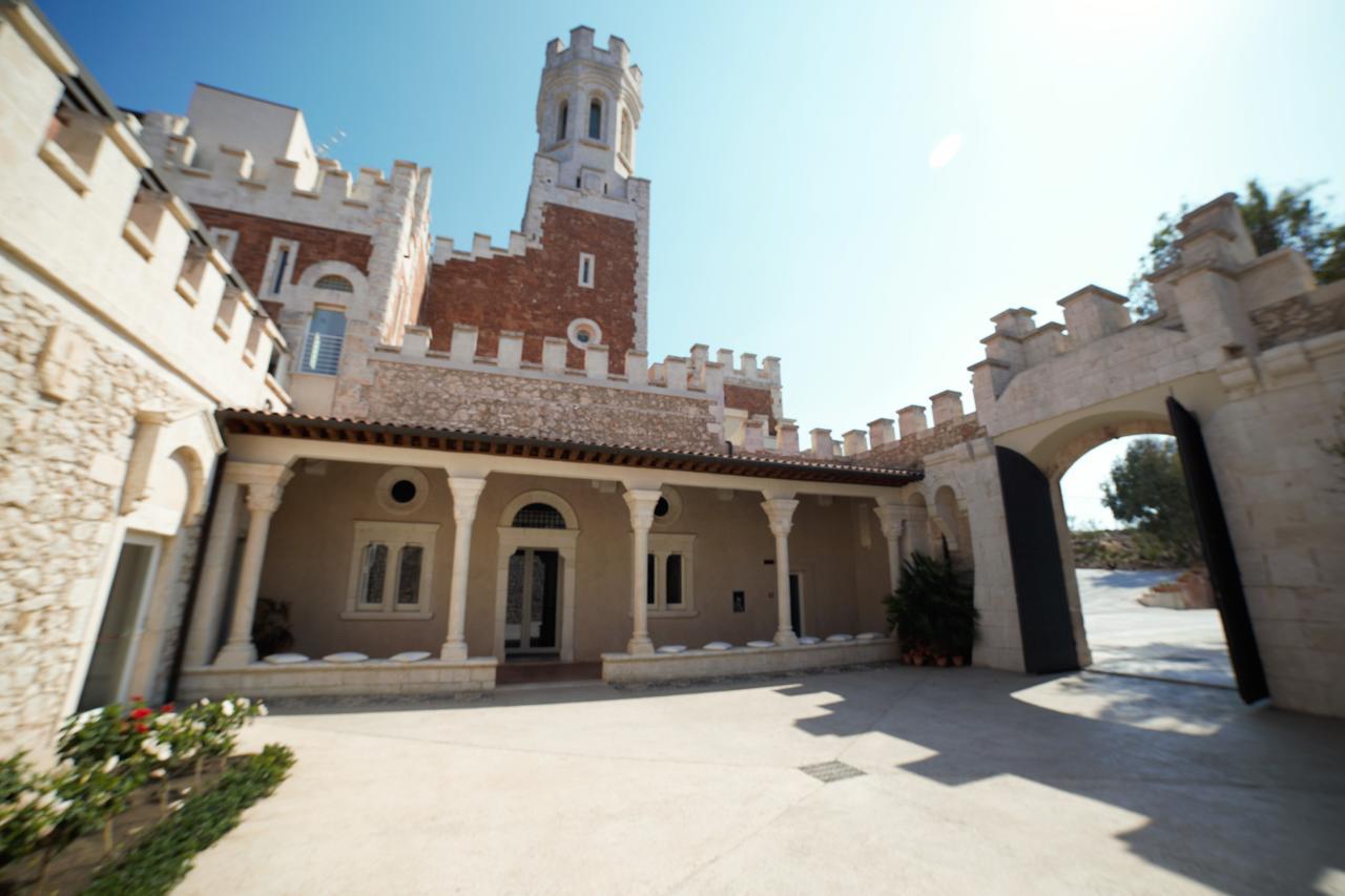 Castello Tafuri Hotel Portopalo Di Capo Passero Exterior foto